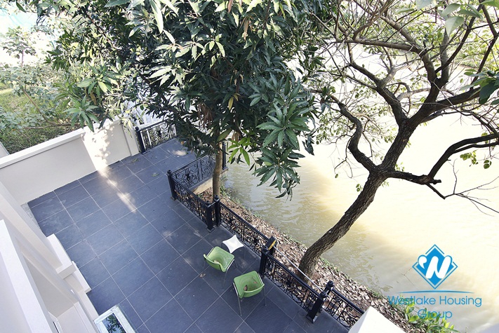 Modern and bright villa with garden for rent in Vinhomes Riverside, Long Bien, Hanoi