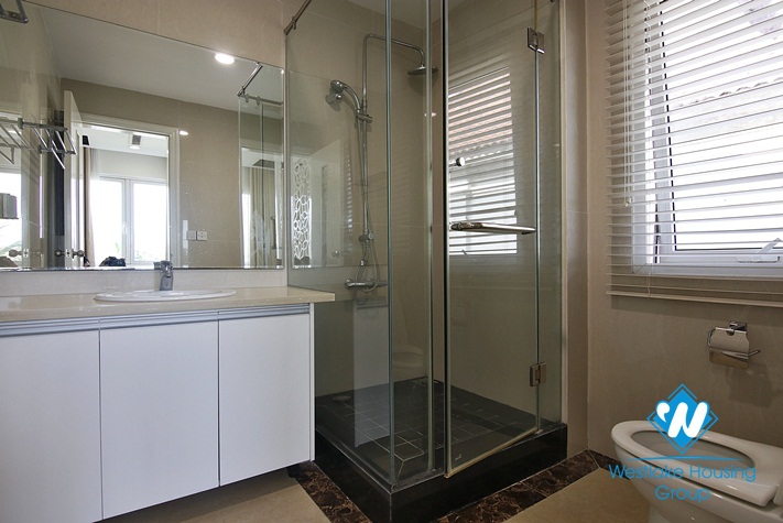 Modern and bright villa with garden for rent in Vinhomes Riverside, Long Bien, Hanoi
