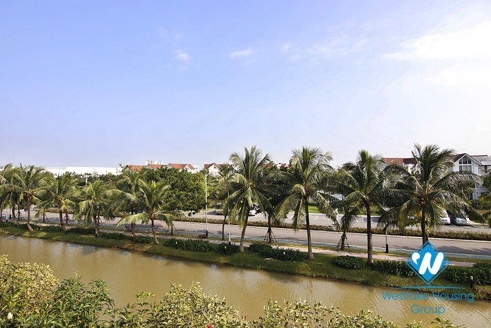 Modern and bright villa with garden for rent in Vinhomes Riverside, Long Bien, Hanoi