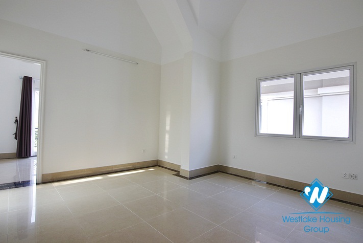 Modern and bright villa with garden for rent in Vinhomes Riverside, Long Bien, Hanoi