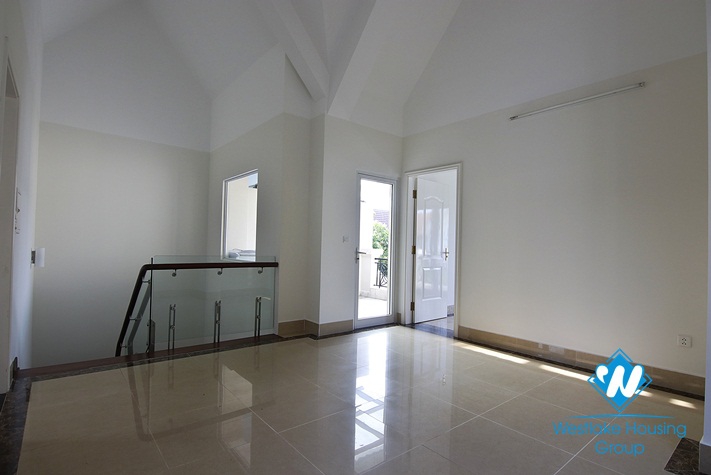 Modern and bright villa with garden for rent in Vinhomes Riverside, Long Bien, Hanoi