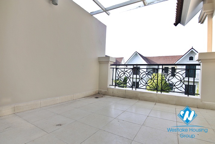 Modern and bright villa with garden for rent in Vinhomes Riverside, Long Bien, Hanoi