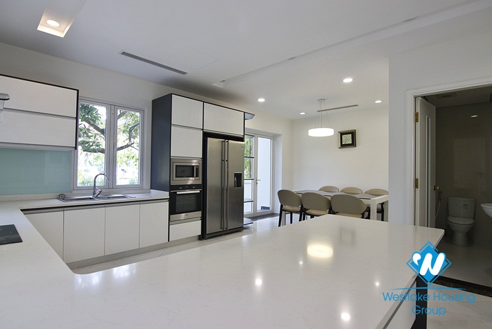 Modern and bright villa with garden for rent in Vinhomes Riverside, Long Bien, Hanoi