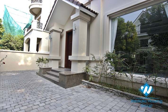 Modern and bright villa with garden for rent in Vinhomes Riverside, Long Bien, Hanoi