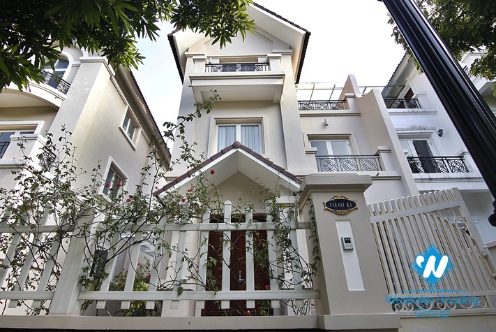 Modern and bright villa with garden for rent in Vinhomes Riverside, Long Bien, Hanoi