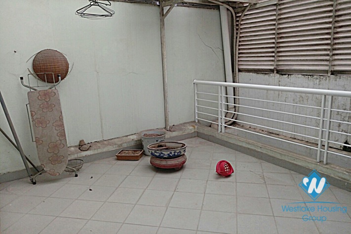 An affordable three-bedroom house near Hoang Hoa Tham Ba Dinh Hanoi