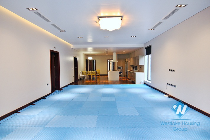 A stunning 4 bedroom apartment for rent in To ngoc van, Tay ho, Ha noi
