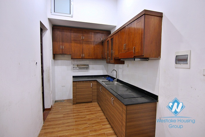 A cheap 3 bedroom house for rent in Au co, Tay ho
