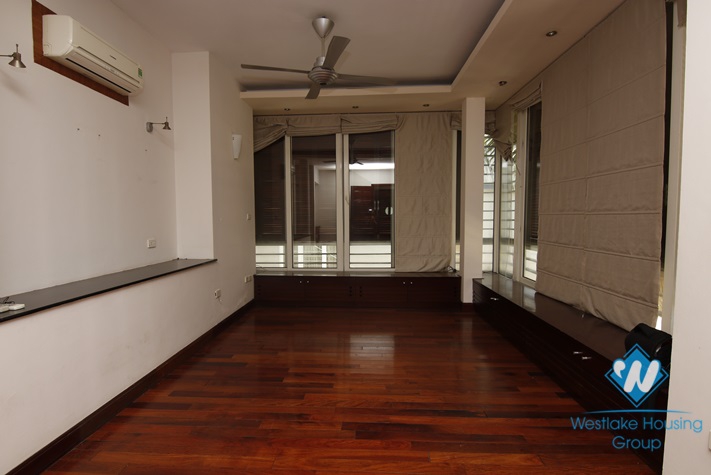 A cozy four-bedroom house close to the Old Quater on To That Thiep street, Ba Dinh district