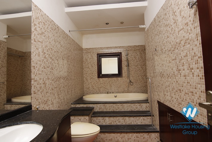 A cozy four-bedroom house close to the Old Quater on To That Thiep street, Ba Dinh district