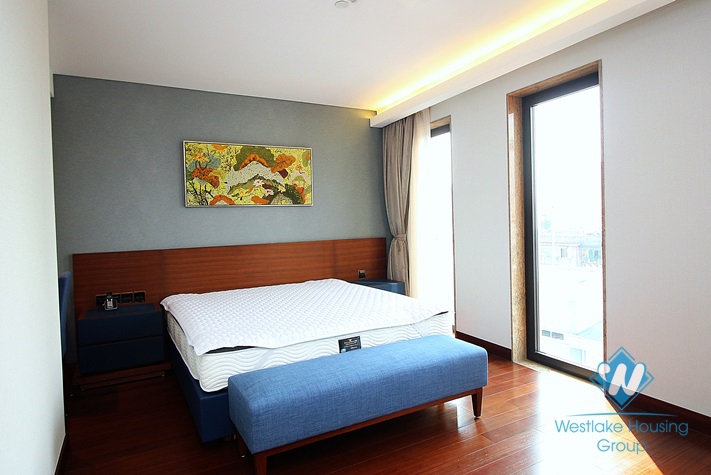 Modern one bedroom apartment for rent in Truc Bach, Ba Dinh