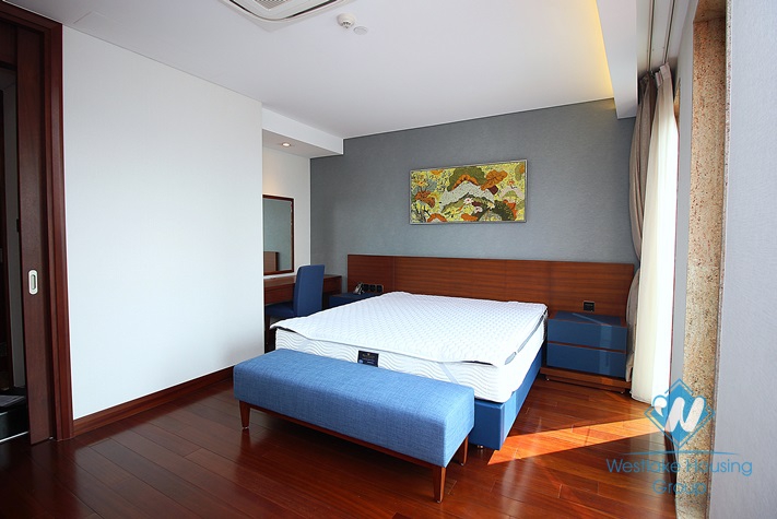 Modern one bedroom apartment for rent in Truc Bach, Ba Dinh