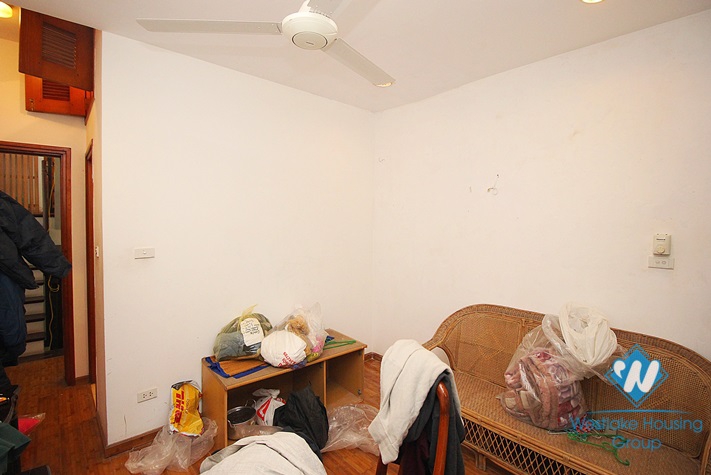 A three-bedroom house with a nice garden on Dao Tan street, Ba Dinh, Hanoi