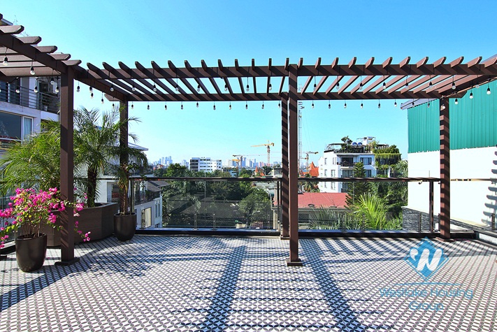 Beautiful Office/Restaurant for rent in Tay Ho area 