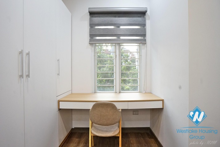 Lovely studio apartment with a balcony on Linh Lang str