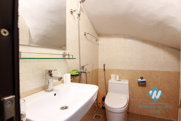 A newly and affordable 4 bedroom house in An Duong Vuong, Tay Ho, Ha noi