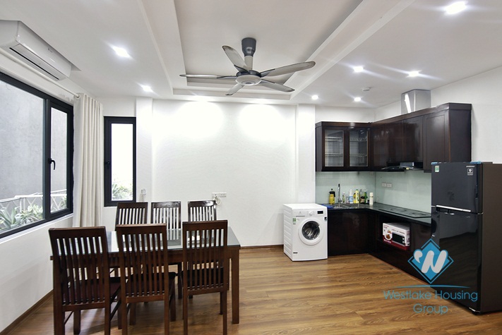 Spacious 1 bedroom apartment for rent in Xuan dieu, Tay ho, Ha noi