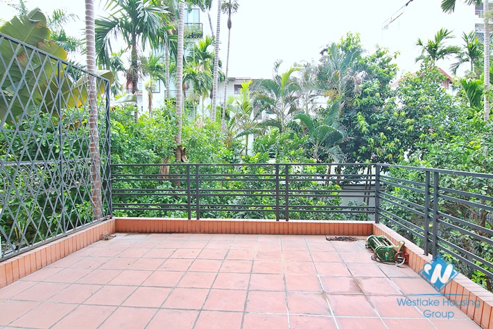 Charming house with pool, large yard and garden in Dang Thai Mai
