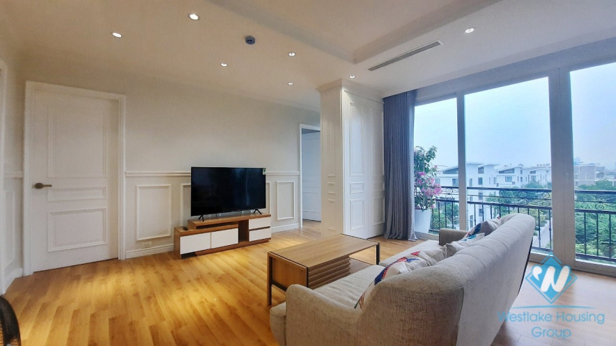 Three-bedroom apartment with view to French international school