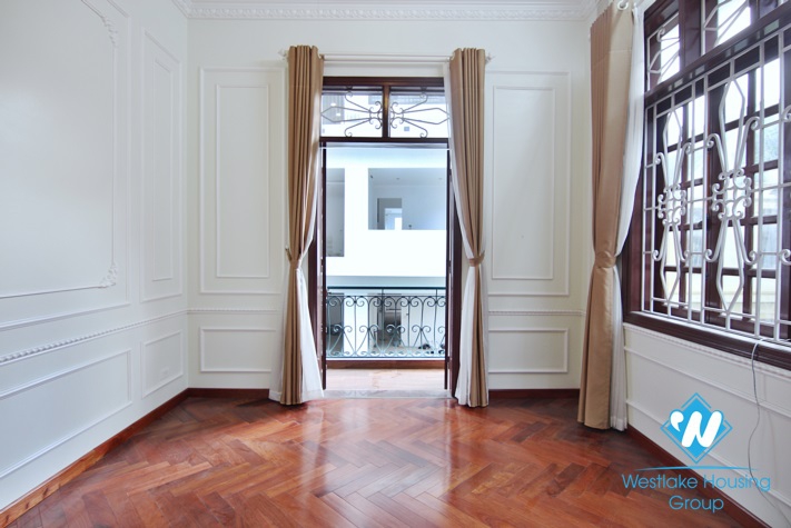 Unfurnished house is available for rent in Tay Ho, Hanoi