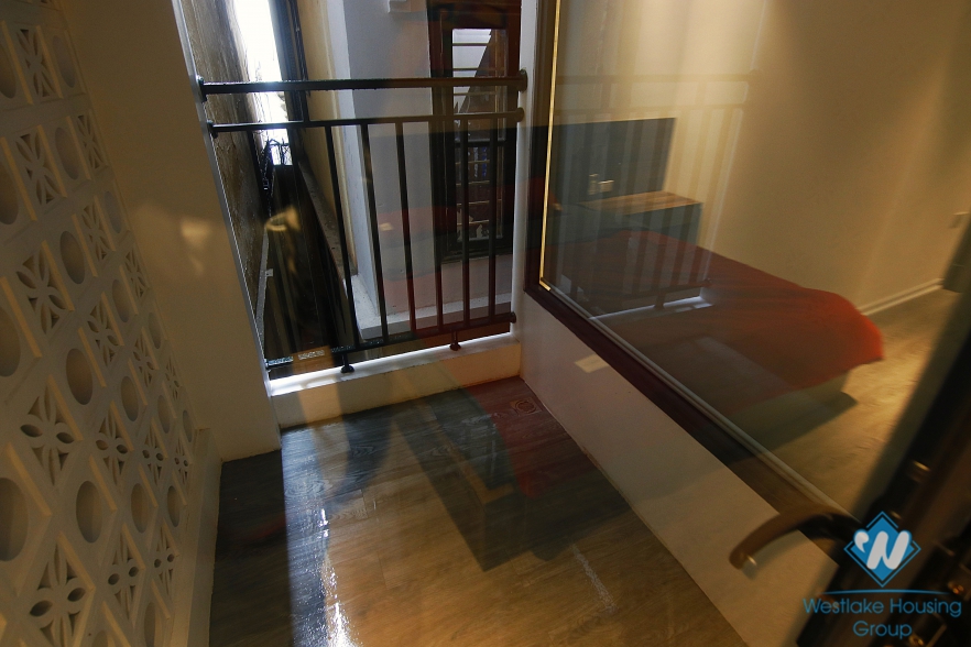 Beautiful apartment with one bedroom for lease in Hoang Hoa Tham st, Ba Dinh District 