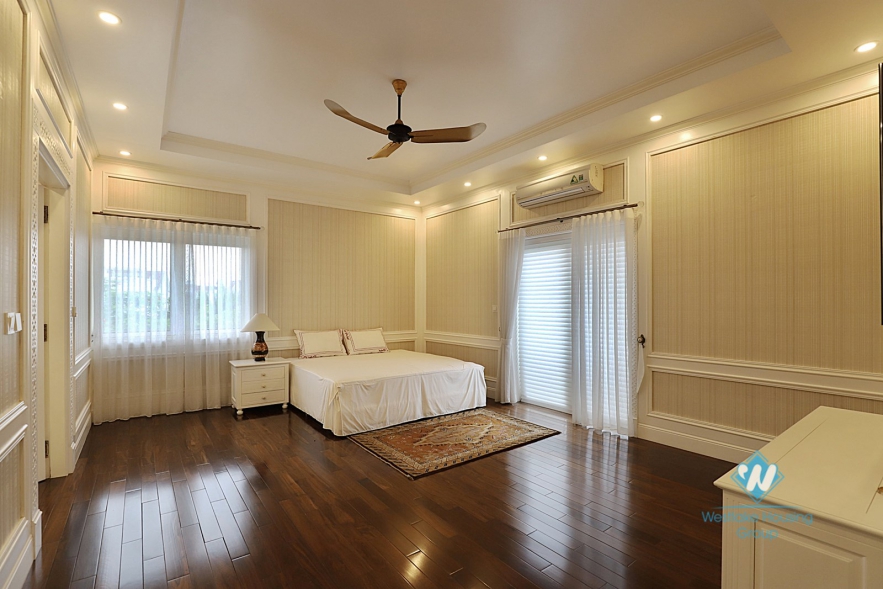 Detached Ambassador standard villa to lease in Vinhomes Riverside Hanoi