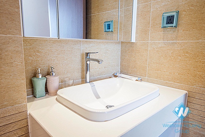Luxury apartment with lots of light and space and breaking view  2 bedrooms for rent in Metropolis