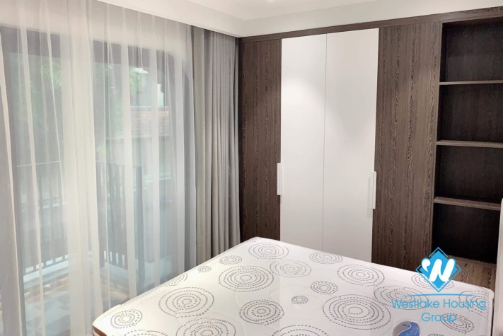  A beautiful lake- view 2 bedrooms apartment with full of light for rent in Truc Bach