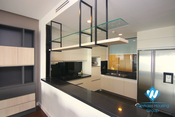 A Luxury High-End 4 bedrooms apartment for rent in Lancaster