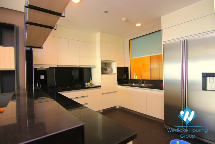 A Luxury High-End 4 bedrooms apartment for rent in Lancaster