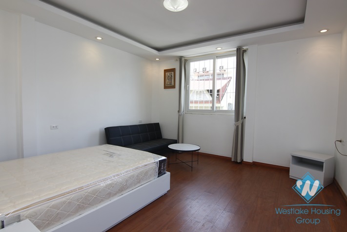 Cheap studio for rent in Quan Thanh, Hoan Kiem