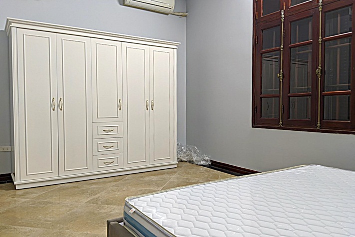 Unique style 4 bedrooms house for rent in Hoang Hoa Tham, Ba Dinh