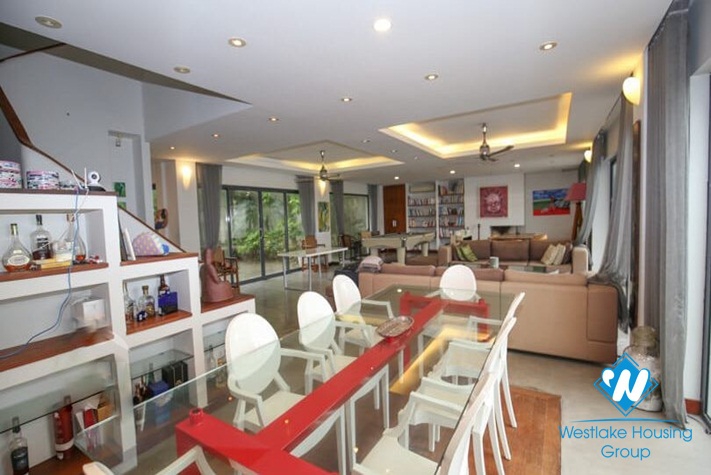 Riverfront villa for rent with ambassador pool in Long Bien area of ​​Hanoi