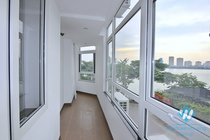 Beautiful and modern 3 bedroom apartment for rent in To ngoc van, Tay ho, Ha noi