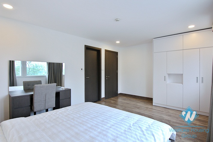 Beautiful and modern 3 bedroom apartment for rent in To ngoc van, Tay ho, Ha noi