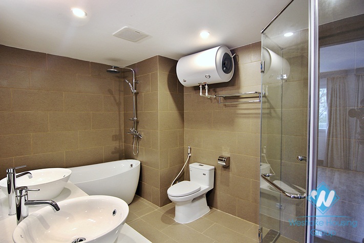Beautiful and modern 3 bedroom apartment for rent in To ngoc van, Tay ho, Ha noi