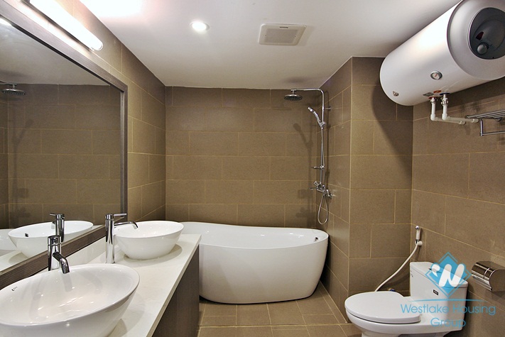 Beautiful and modern 3 bedroom apartment for rent in To ngoc van, Tay ho, Ha noi