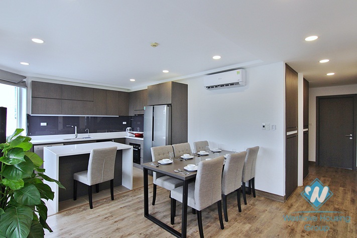 Beautiful and modern 3 bedroom apartment for rent in To ngoc van, Tay ho, Ha noi