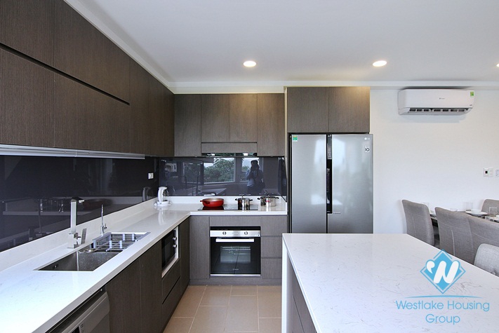Beautiful and modern 3 bedroom apartment for rent in To ngoc van, Tay ho, Ha noi