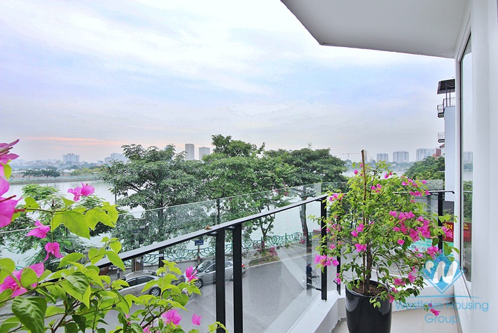 Beautiful and modern 3 bedroom apartment for rent in To ngoc van, Tay ho, Ha noi