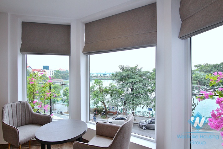 Beautiful and modern 3 bedroom apartment for rent in To ngoc van, Tay ho, Ha noi