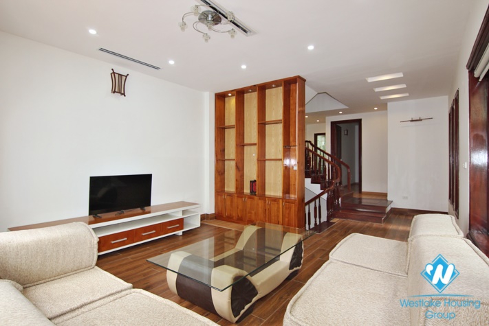 A good house for rent in Tay Ho, Ha Noi