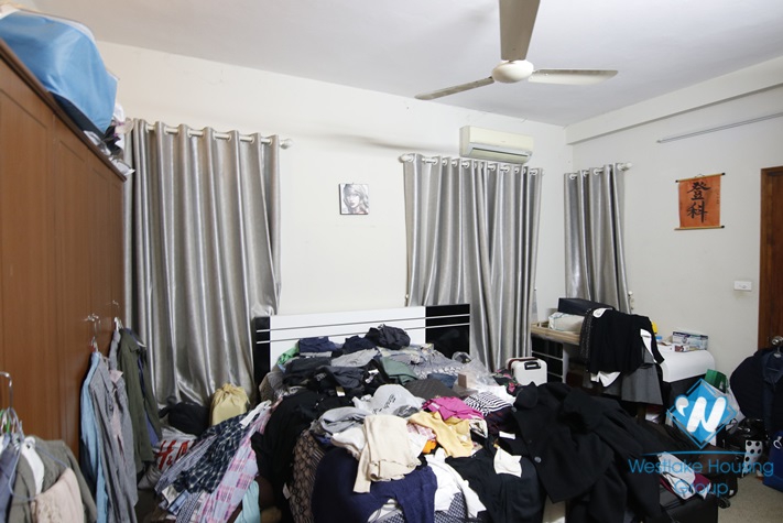 A three-bedroom house with a yard on Thuy Khue street, Ba Dinh