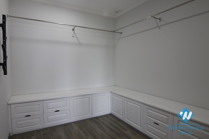 A huge balcony apartment for rent in Kim Ma, Ba Dinh
