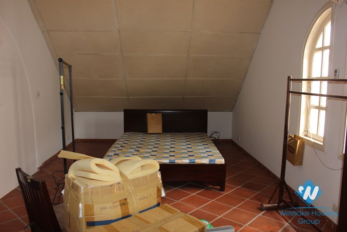 3-floor, unfurnished  house for rent in Xuan Dieu street