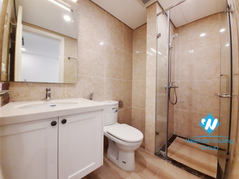 Modern 3 bedroom apartment for rent in Xuan Dieu, City view