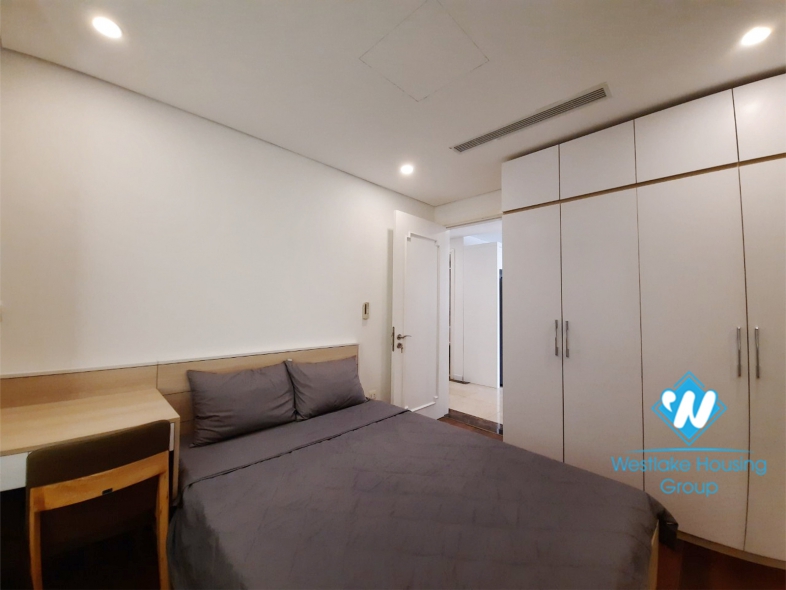 Modern 3 bedroom apartment for rent in Xuan Dieu, City view