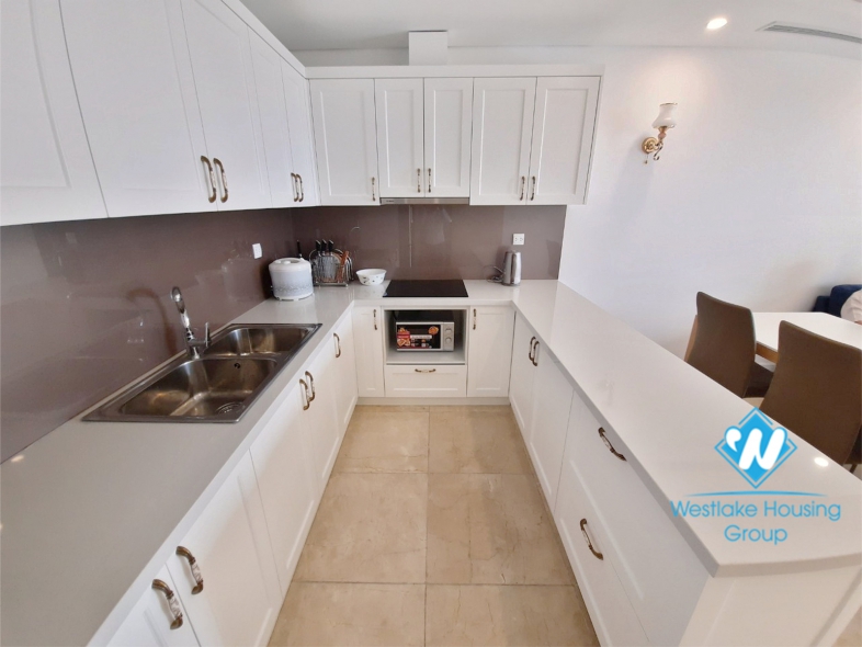 Modern 3 bedroom apartment for rent in Xuan Dieu, City view