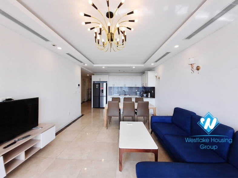 Modern 3 bedroom apartment for rent in Xuan Dieu, City view