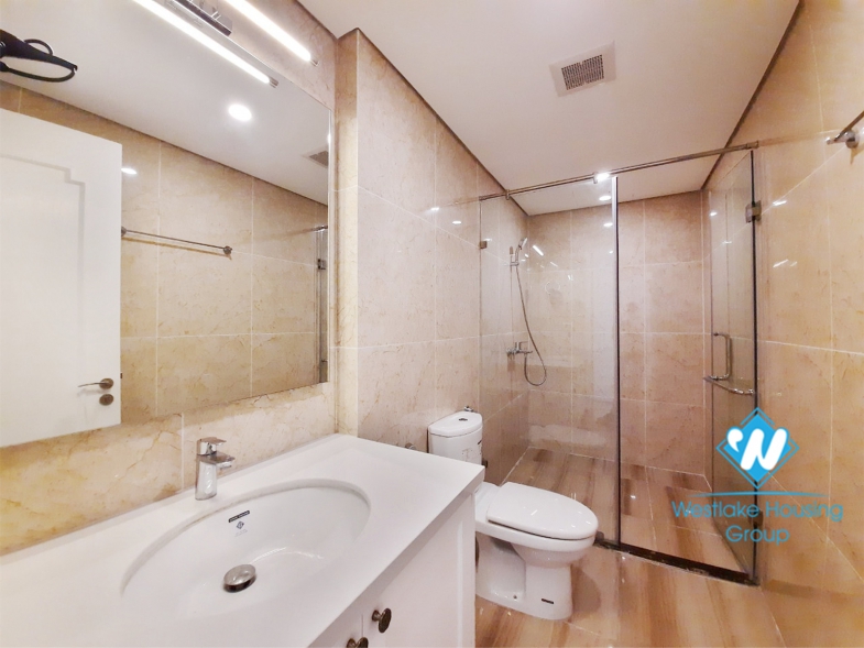 Modern 3 bedroom apartment for rent in Xuan Dieu, City view
